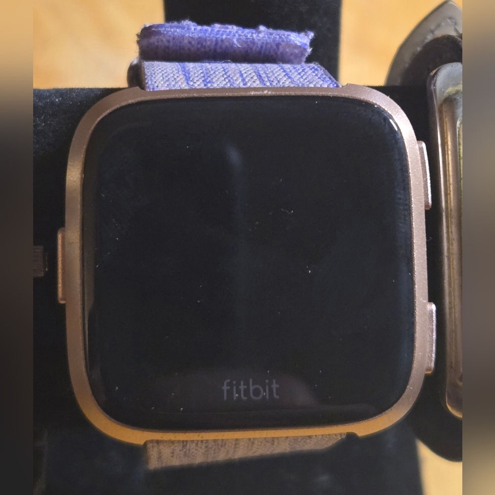 Watches for Women Lot Pulsar Wenger Fitbit UNTESTED AS IS - Picture 5 of 7